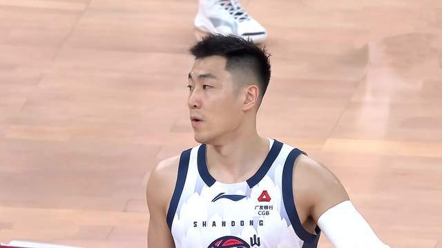 kaiyun-山东男篮捍卫主场，克里斯控制情绪 上海有变阵空间 洛夫顿成关键